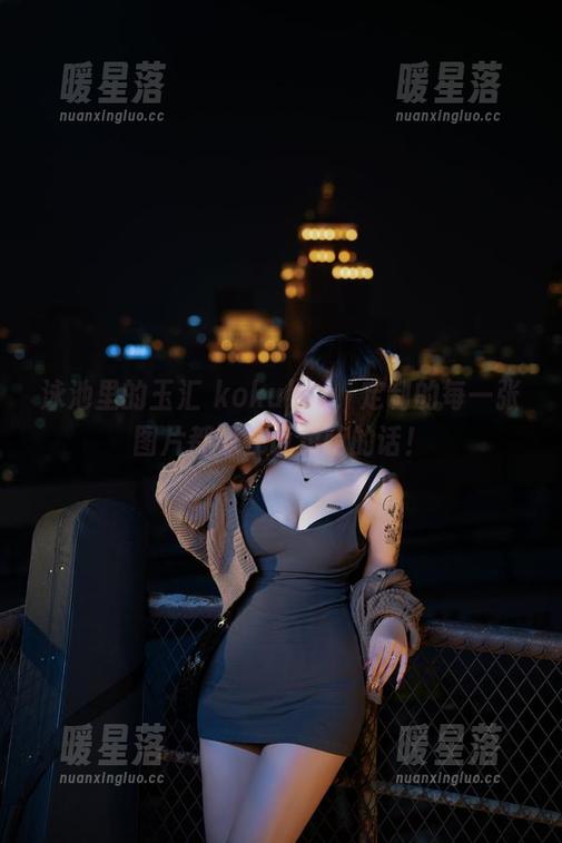 玉汇 kokuhui 泳池里的玉汇 kokuhui,定制的每一张图片都像在说卖萌的话!